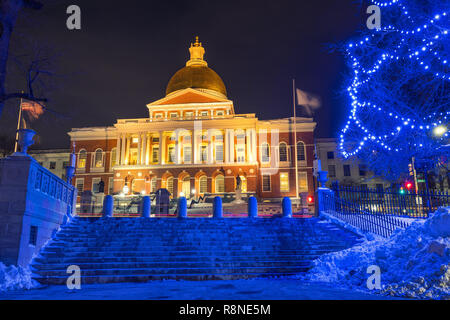 State House Boston éclairée la nuit Banque D'Images