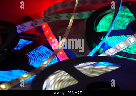 La bande de led multi couleur Banque D'Images