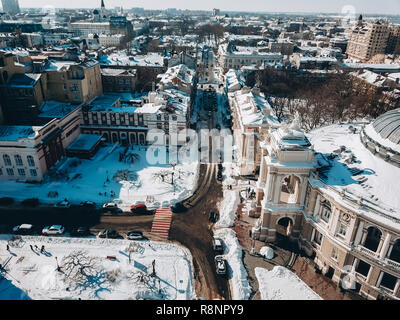 Théâtre de ballet et d'Opéra d'Odessa avec une vue d'ensemble Banque D'Images