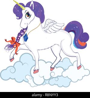 Poney licorne blanche avec de grands yeux, corne d'or, les ailes de plumes et de pourpre mane, sabots sur le nuage isolé sur fond blanc. Cute cartoon character Illustration de Vecteur