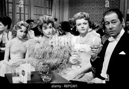 Sandra Dee, Kay Kendall, Angela Lansbury, Rex Harrison, "The Reluctant Debutante' (1958) MGM Référence de dossier #  33635 616 THA Banque D'Images