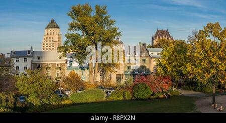 Canada, Québec, Québec, édifice : Building, l'un des plus anciens gratte-ciel au Canada, automne Banque D'Images