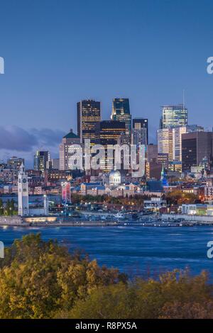 Canada, Québec, Montréal, les toits de la ville du fleuve Saint-Laurent, Dawn Banque D'Images