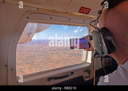Photographier Uluru de l'air Banque D'Images
