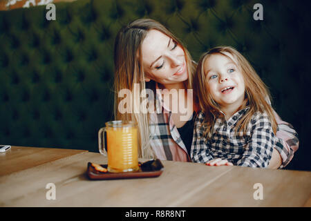 Mère avec sa fille Banque D'Images