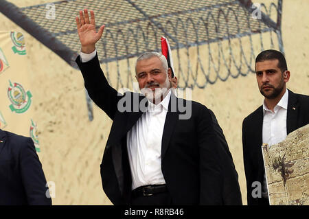 Gaza, la Palestine. 16 décembre 2018. Chef du Hamas Ismail Haniyeh gestes pendant un rassemblement marquant le 31e anniversaire du fondateur du Hamas, dans la ville de Gaza, Banque D'Images