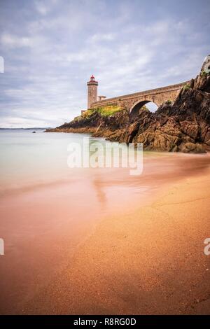 France, Manche, mer d'Iroise, le Goulet de Brest, Plouzane, Pointe du petit minou, petit minou lighthouse Banque D'Images