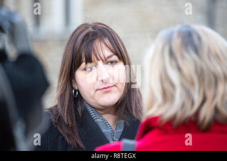 Londres, Royaume-Uni. 17 Décembre, 2018. Smeeth Ruth taling aux médias sur College Green crédit : George Cracknell Wright/Alamy Live News Banque D'Images