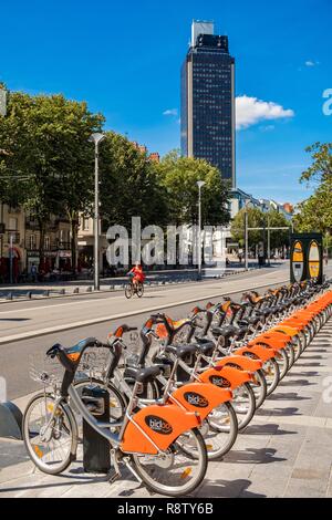 France, Loire Atlantique, Nantes, 50 otages, Biccloo cours : vélo en libre-service et le Tour de Bretagne Banque D'Images