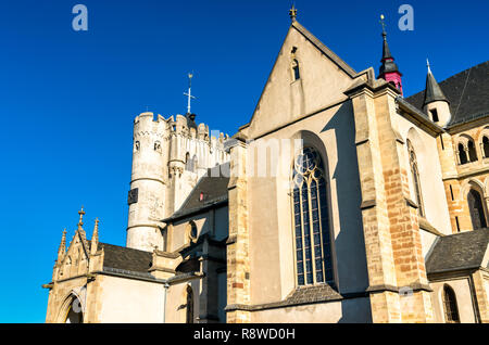 Saint Martin et saint dans l'église de Severus Munstermaifeld - Rhénanie-Palatinat, Allemagne Banque D'Images