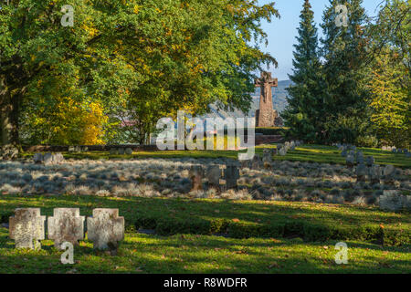 Cimetière militaire de la première et de la deuxième Guerre mondiale, Kastel-Staadt, Trèves-Sarrebourg, Rhénanie-Palantine, Allemagne, Europe Banque D'Images