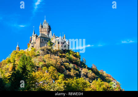 Château Reichsburg Cochem, le château impérial en Allemagne Banque D'Images