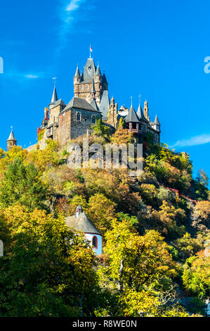 Château Reichsburg Cochem, le château impérial en Allemagne Banque D'Images