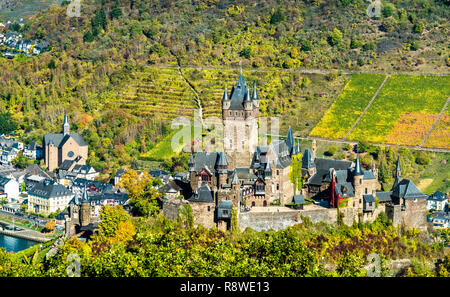 Château Reichsburg Cochem, le château impérial en Allemagne Banque D'Images