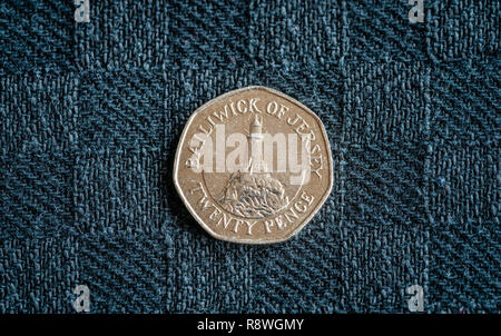 Monnaie de Jersey - avant d'une pièce de 20p (20 pence) représentant le phare de la Corbière, Bailiwick de Jersey Banque D'Images