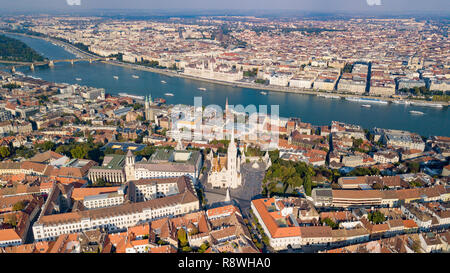 Bastion des pêcheurs, l'église Matthias ou église Mátyás, Budapest, Hongrie Banque D'Images