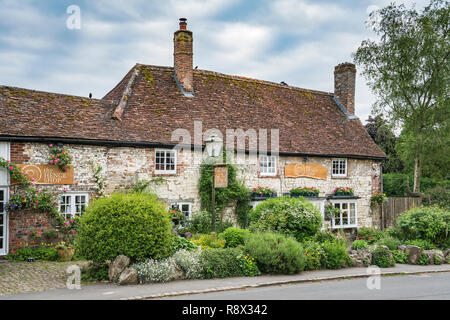Le Henge Shop dans le village d'Avebury, Wiltshire, Angleterre, Europe. Banque D'Images
