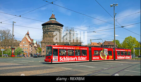 Tramway à Splittertor, vieille ville, Nuremberg, Franconia, Bavaria, Germany, Europe Banque D'Images