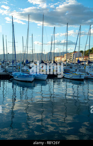 13 août 2018, petits et de pêcheurs, Yacht Haven Marina à la seyne-sur-Mer, Provence, France à sunny day Banque D'Images