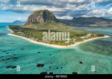 L'Ile Maurice, Rivière Noire, le Morne Brabant, inscrite au Patrimoine Mondial de l'UNESCO (vue aérienne) Banque D'Images