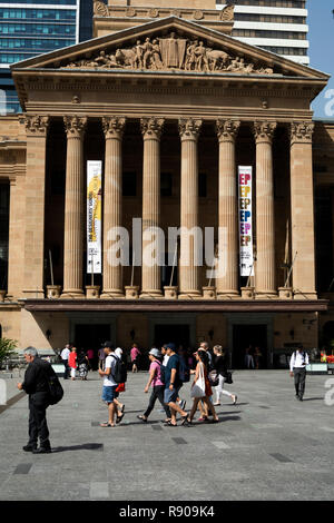 King George Square et l'Hôtel de Ville, Brisbane, Queensland, Australie Banque D'Images