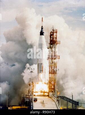 Lancement de Mercury-Atlas 4, base aérienne de Cap Canaveral, Floride, USA, 13 septembre 1961. Organisateur : la NASA. Banque D'Images