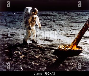 Buzz Aldrin par la jambe du module lunaire Apollo II, mission, juillet 1969. Organisateur : Neil Armstrong. Banque D'Images