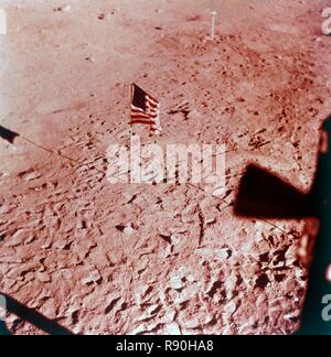 Drapeau américain sur la Lune, mission Apollo 11, juillet 1969. Organisateur : Neil Armstrong. Banque D'Images