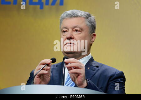 Kiev, Ukraine. Dec 16, 2018. Le Président ukrainien Porochenko parler aux médias au cours de sa conférence de presse à Kiev, Ukraine. Crédit : Aleksandr Goussev/Pacific Press/Alamy Live News Banque D'Images