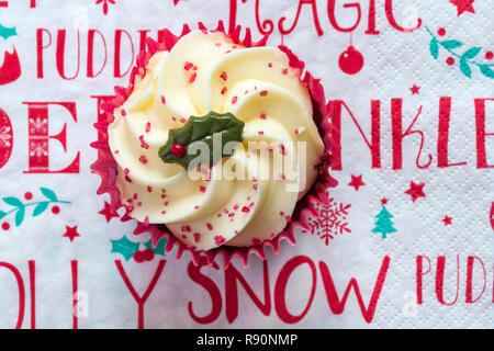 Sainsburys Red Velvet cupcake Serviette Serviette de Noël - à la recherche d'en haut vers le bas Banque D'Images