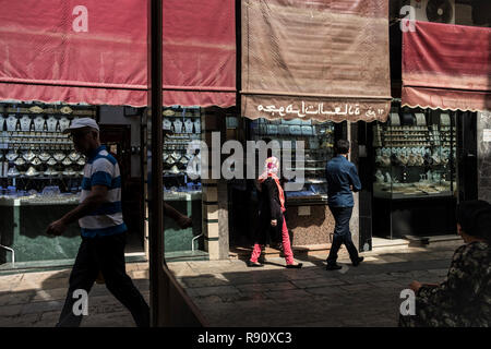 Fes, Maroc - 21 septembre 2017 : magasins de bijoux au Fes mellah Banque D'Images