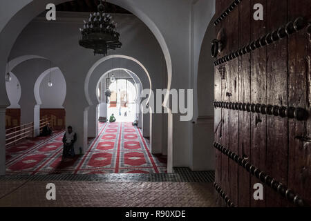 Fes, Maroc - 21 septembre 2017 : Entrée de la mosquée Al-Qarawiyyin Banque D'Images