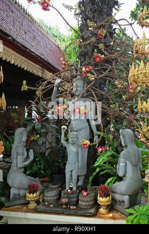 L'arbre de Bouddha dans le parc de la Pagode d'argent, Phnom Penh, Cambodge Banque D'Images