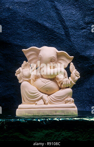 Festival de tête d'éléphant Ganesh ganpati idole pour Seigneur Ganesh Festival, près de stylo, Mumbai Bombay, Maharashtra, Inde Banque D'Images