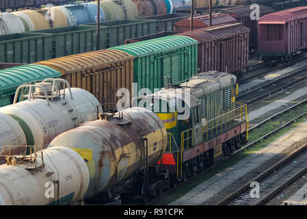 Novosibirsk, Russie - le 20 juillet 2018 : locomotive ou le moteur est un véhicule ferroviaire qui fournit la force motrice d'un train. Banque D'Images