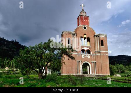 Cathédrale - Ancienne Yungay où un tremblement de terre et glissement enterré 25 000 personnes en 1970 à YUNGAY. Département d'Ancash au Pérou. Banque D'Images