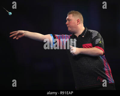 Ricky Evans lors de la sixième journée des Championnats du monde de fléchettes William Hill à l'Alexandra Palace, Londres. Banque D'Images