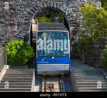 Le funiculaire de Fløibanen au sommet du mont Fløyen, Bergen, Westland, Norvège Banque D'Images