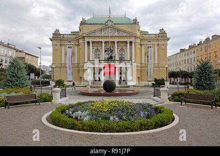 RIJEKA, Croatie - le 17 octobre : Théâtre national Ivan Zajc à Rijeka le 17 octobre 2014. Le croate et le drame italien, l'Opéra et le ballet dans l'activité clas Banque D'Images