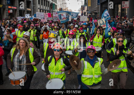 2018 Mars femme participants sur Jackson Boulevard à Chicago. Banque D'Images