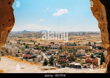 Vieux village de Cavusin, caverne ville de Cappadoce, Turquie Banque D'Images