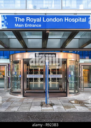 Entrée principale au nouveau bâtiment du Royal London Hospital à Whitechapel à Londres Banque D'Images