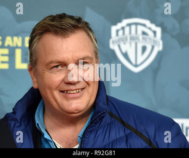 Essen, Allemagne. Dec 18, 2018. Artiste Hape Kerkeling s'agit de la première du film "der Junge muss an die frische Luft'. Le film raconte l'histoire de l'enfance de l'artiste Hape Kerkeling à partir du 27 décembre. Crédit : Caroline Seidel/dpa/Alamy Live News Banque D'Images