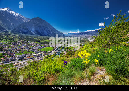 Leuk ville près de Loèche-les-Bains avec Swiss Alps, Canton Valais, Suisse. Banque D'Images