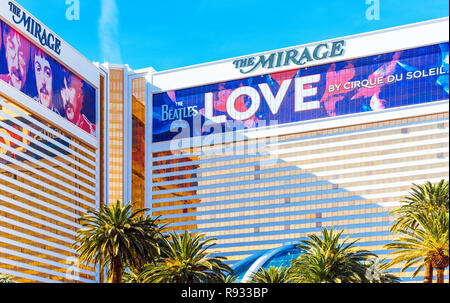 LAS VEGAS, USA - 31 janvier 2018 : Vue de la façade du bâtiment de l'hôtel Mirage Banque D'Images