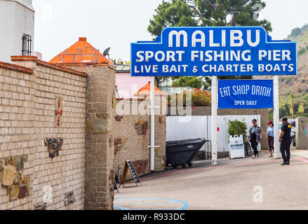 MALIBU, Californie, USA - 5 février 2018 : avis de l'enseigne 'Malibu sport fishing pier appâts et des bateaux de location Banque D'Images