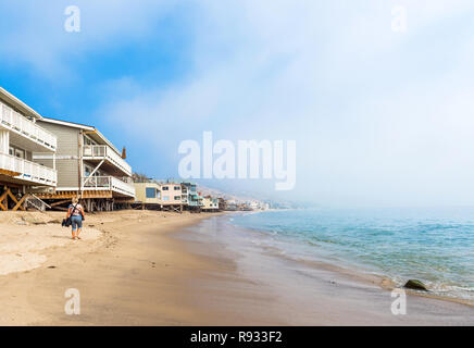 MALIBU, Californie, USA - 5 février 2018 : vue sur la plage de sable de Malibu. L'espace de copie pour le texte Banque D'Images