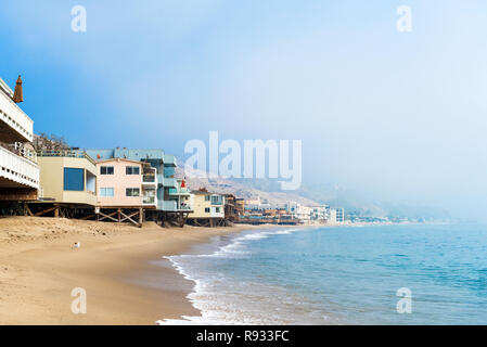 Vue sur la plage de sable à Malibu, Californie, USA. L'espace de copie pour le texte Banque D'Images