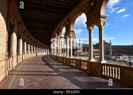 La magnifique place d'Espagne à Séville, avec son architecture étonnante Banque D'Images