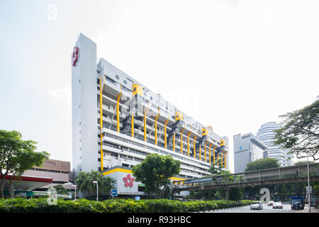 Façade du complexe Golden Mile, également une architecture brutaliste. Situé le long de la Beach Road, Singapore. Banque D'Images